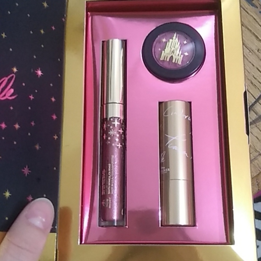 Disney colourpop- Belle trio